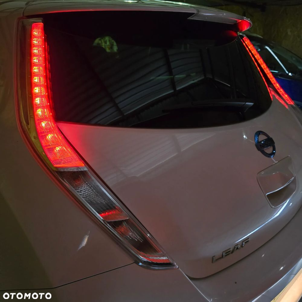 Nissan Leaf 24kWh Tekna - 11