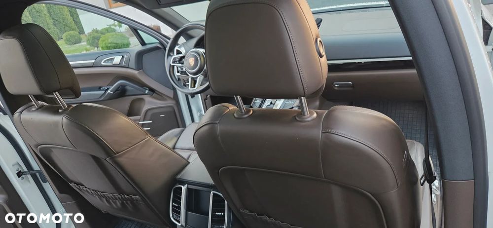 Porsche Cayenne Diesel Platinum Edition - 18