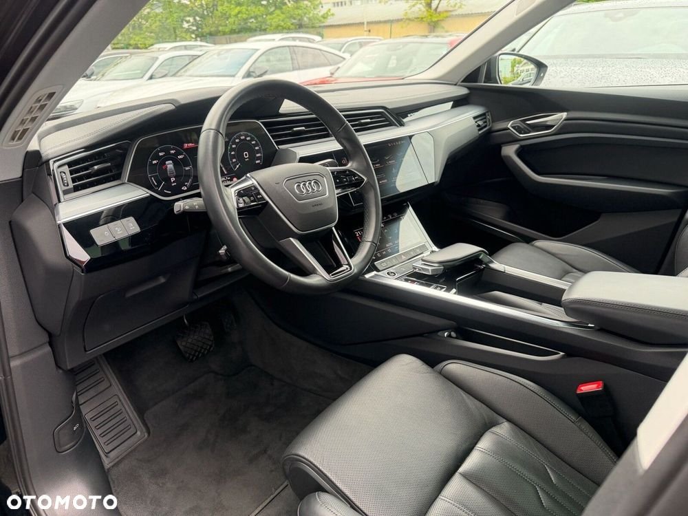Audi e-tron Sportback - 16