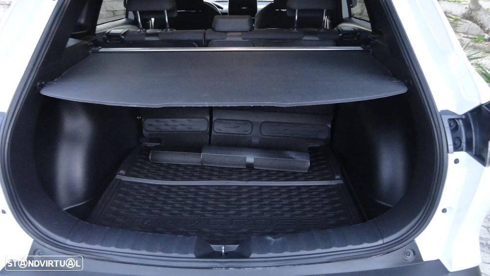 Toyota Corolla Cross 1.8 Hybrid Luxury - 20