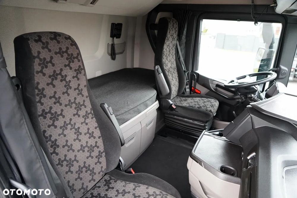 Scania S 500 / RETARDER / LOW DECK / MEGA / BAKI 1 400 L / KLIMA POSTOJOWA / PO ZŁOTYM KONTRAKCIE SERWISOWYM / - 34