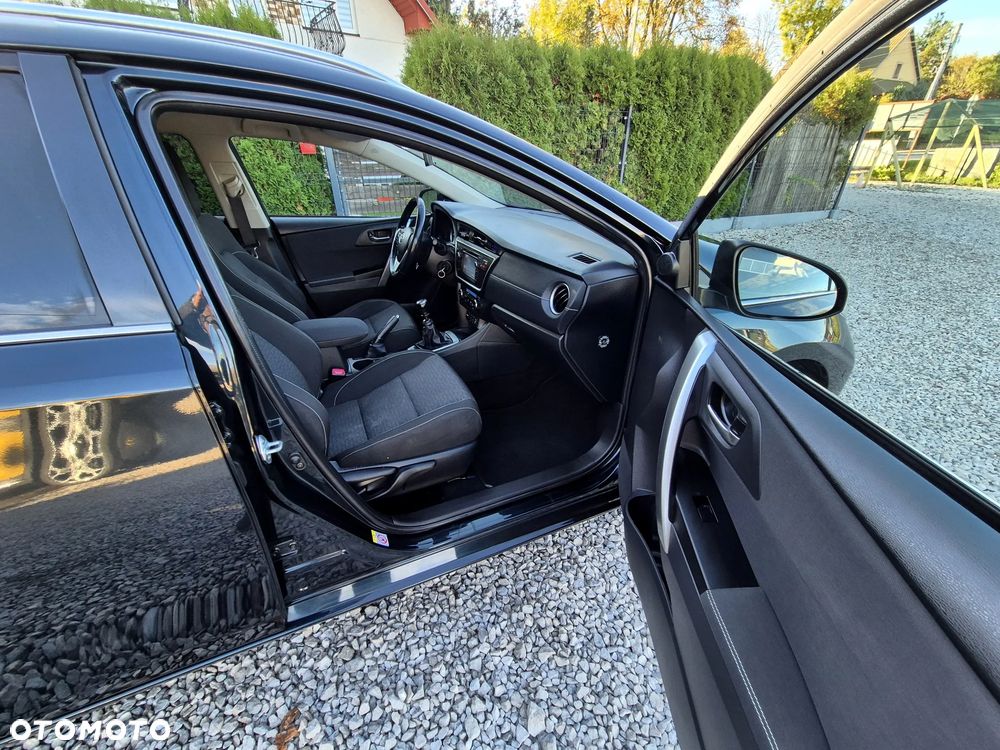 Toyota Auris 1.6 Premium + - 28