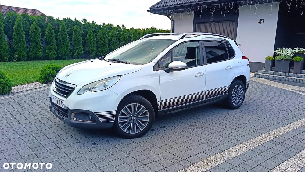 Peugeot 2008 1.2 Pure Tech Style - 1