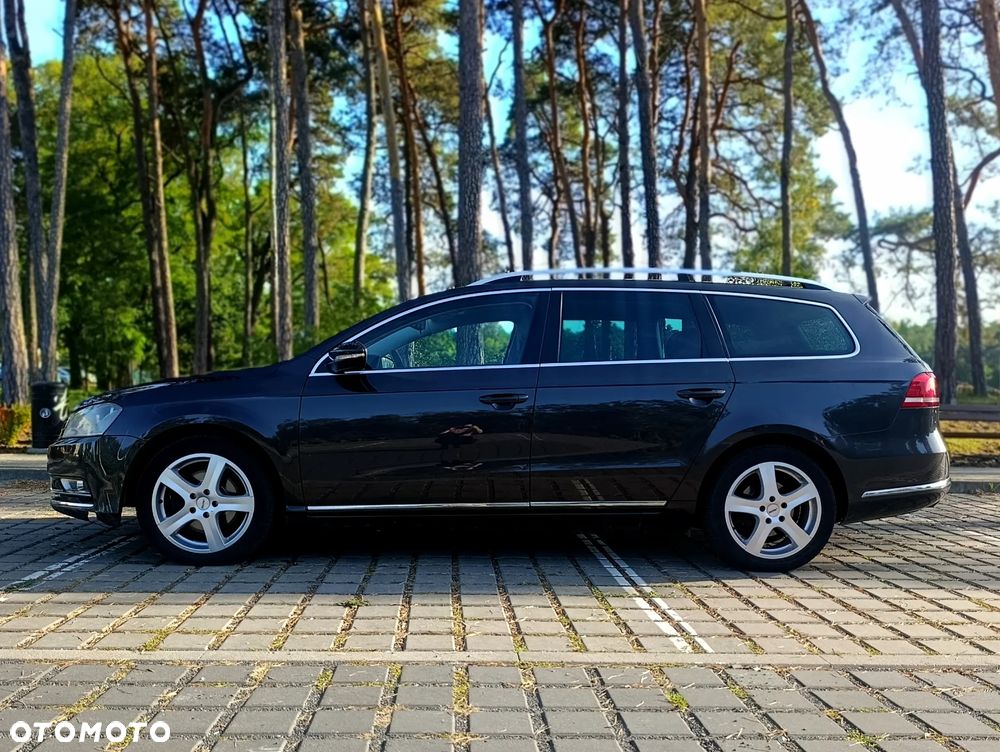 Volkswagen Passat 2011 photo 2