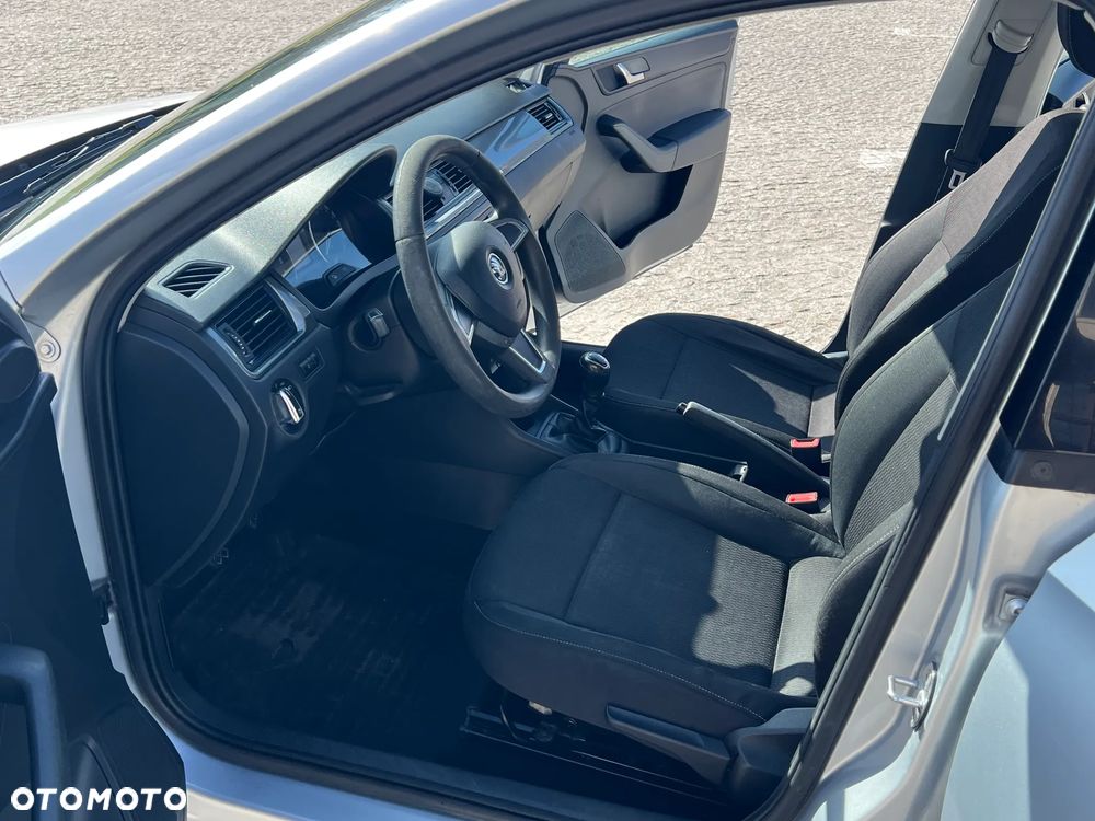 Skoda RAPID 1.6 TDI DPF Ambition - 8