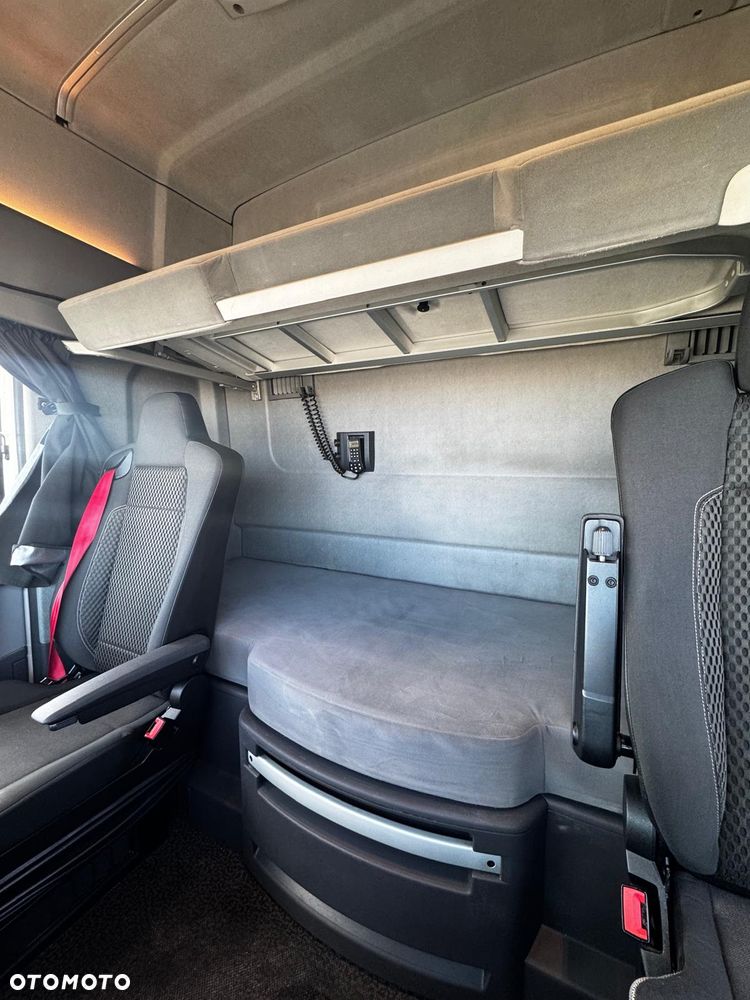 Renault T480 High Cab - 9