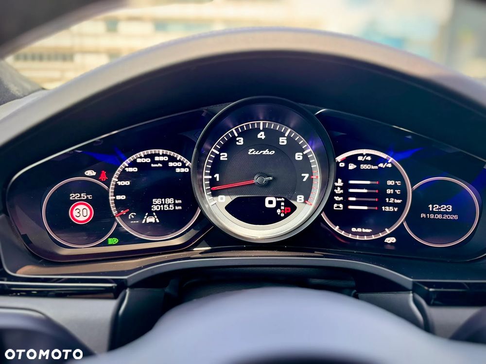 Porsche Cayenne - 23