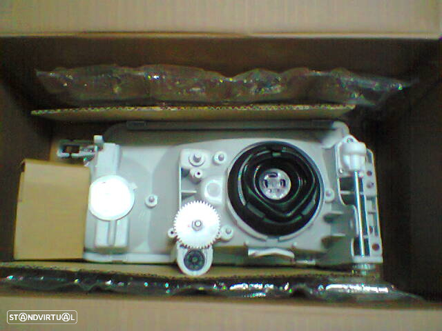 faróis da frente Toyota Dyna 250 e 280 (novos) - 2