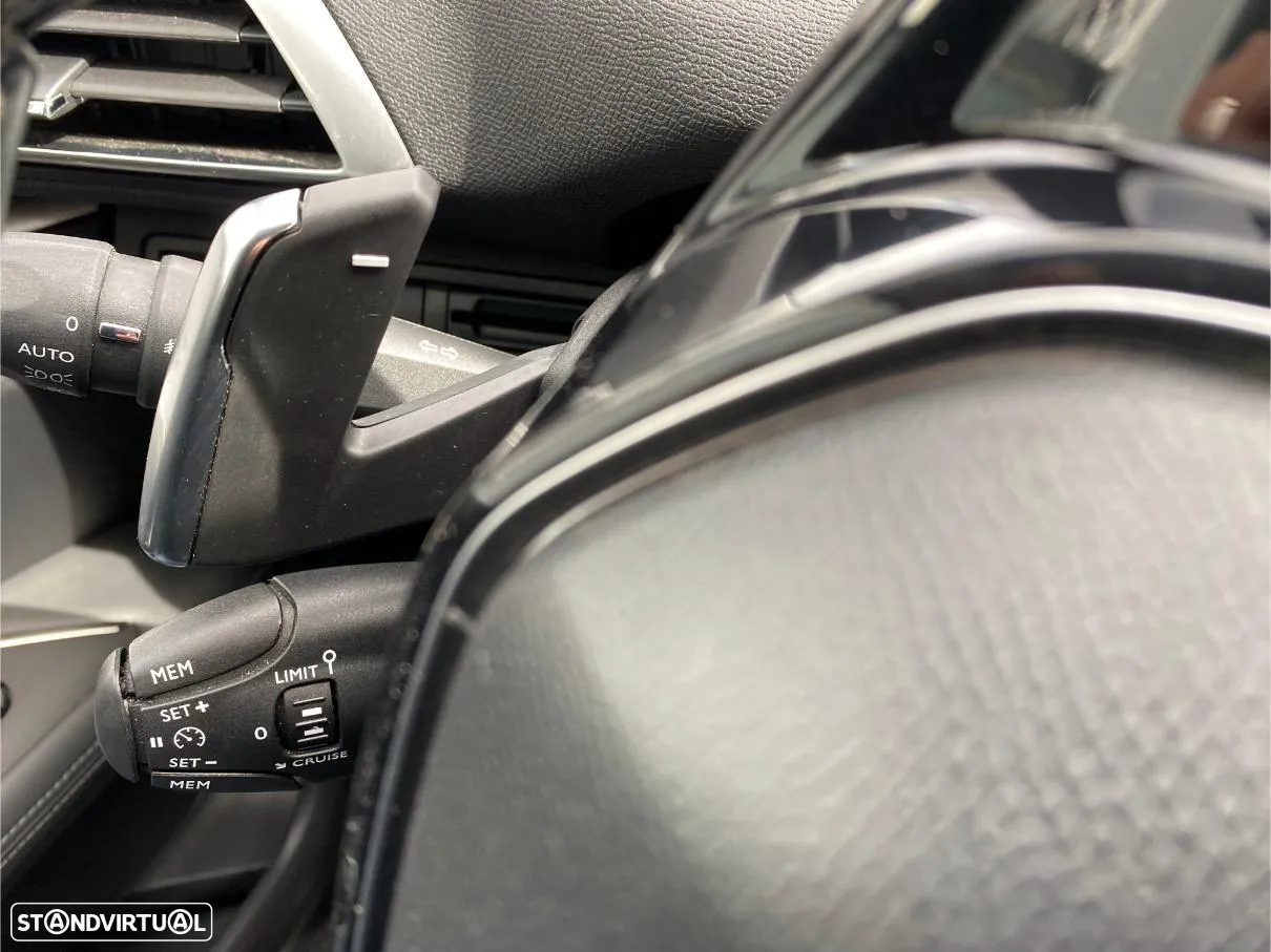 Peugeot 3008 BlueHDi 130 Stop & Start EAT8 Allure - 44