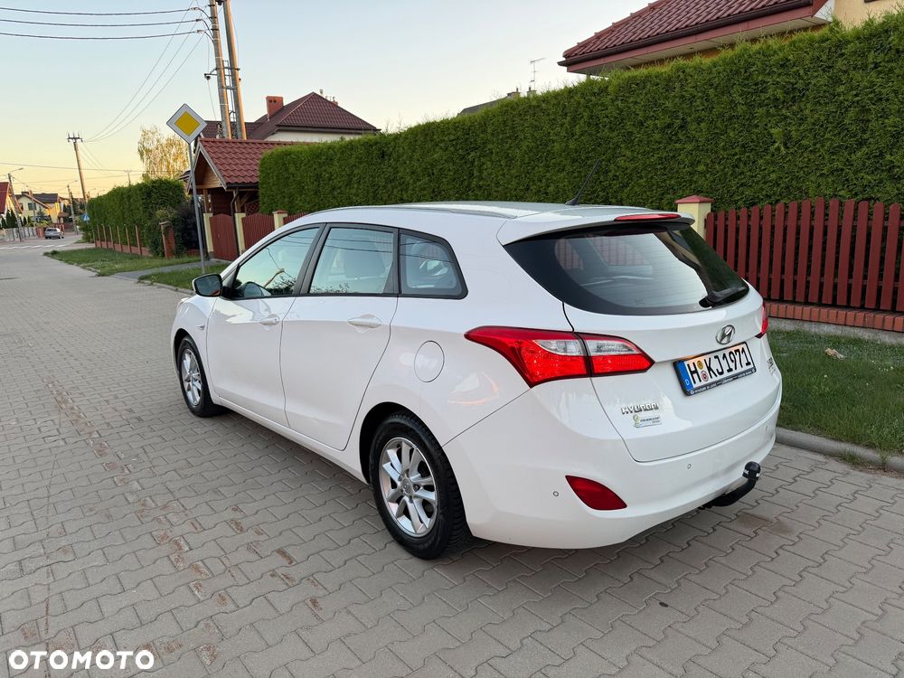 Hyundai i30 1.6 Comfort World Cup - 4