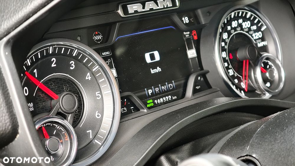 RAM 1500 5.7 Crew Cab Shortbed Bighorn Black - 23