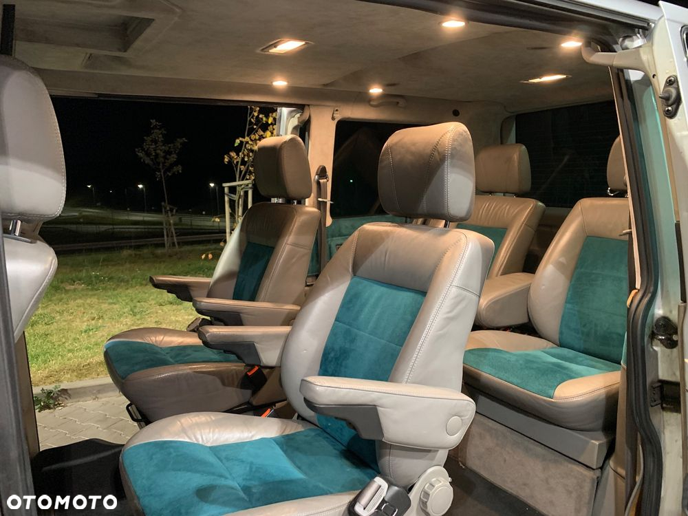 Volkswagen Caravelle - 3