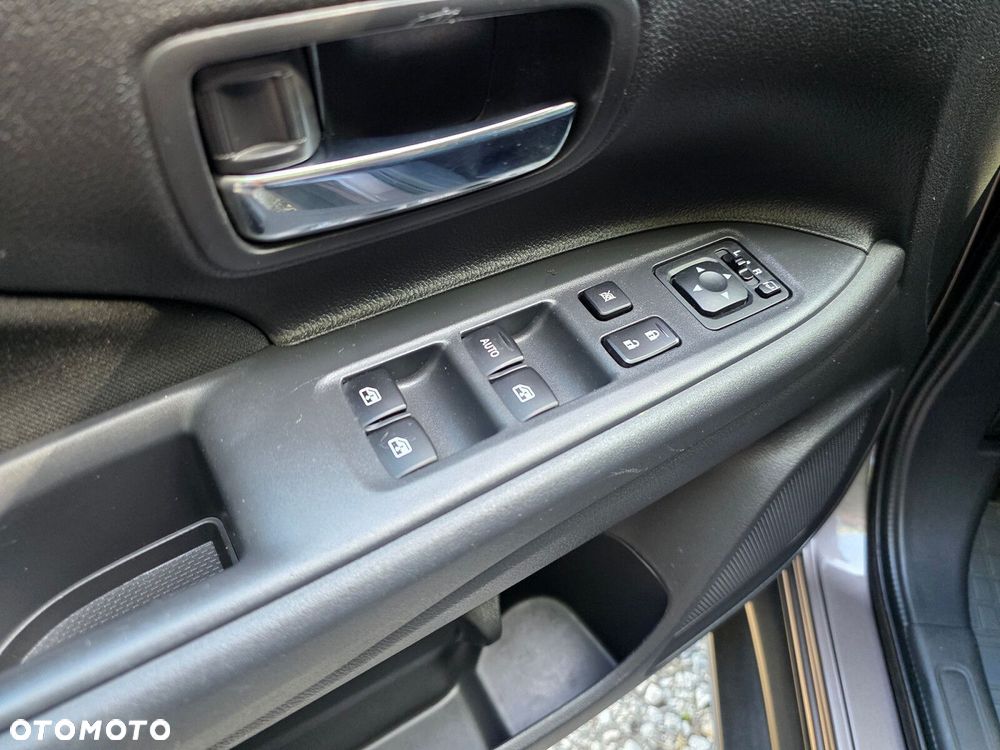 Mitsubishi Outlander - 15
