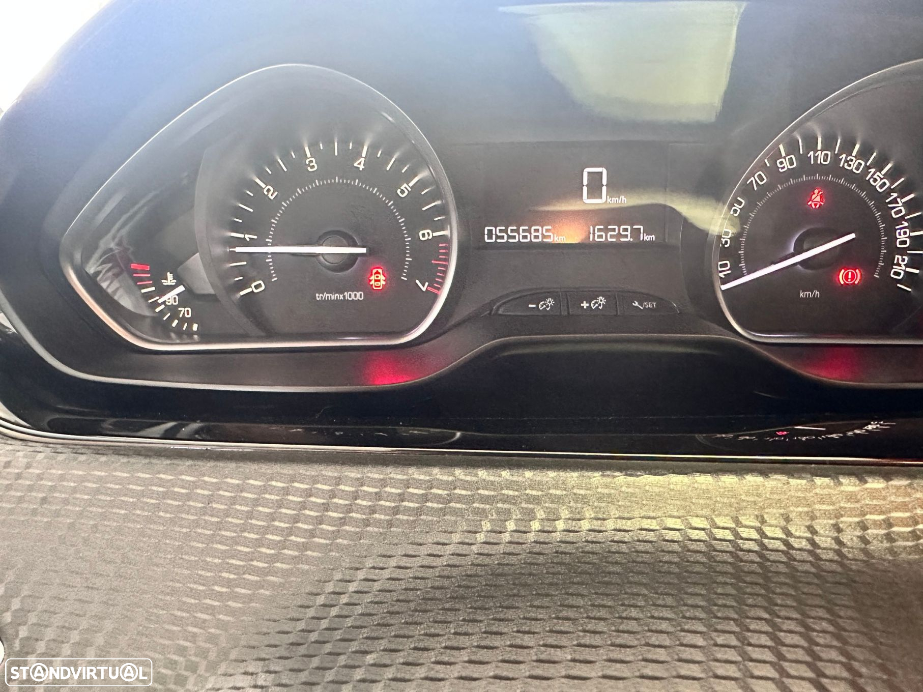 Peugeot 2008 1.2 PureTech Style - 17