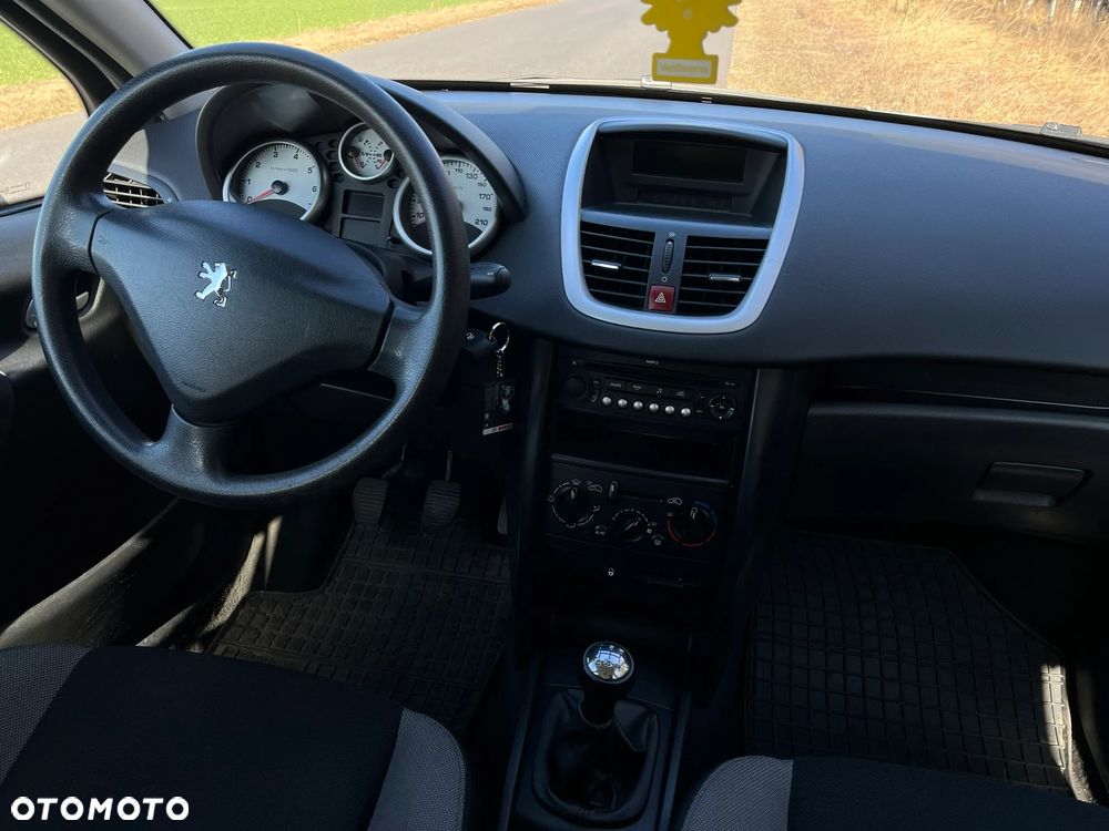 Peugeot 207 1.4 - 12