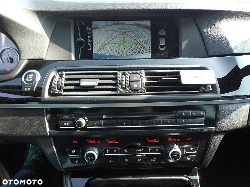 BMW Seria 5 535d xDrive Sport-Aut - 31