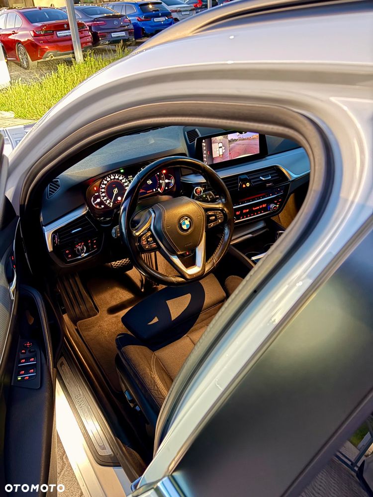 BMW Seria 5 520d M Sport Edition - 14