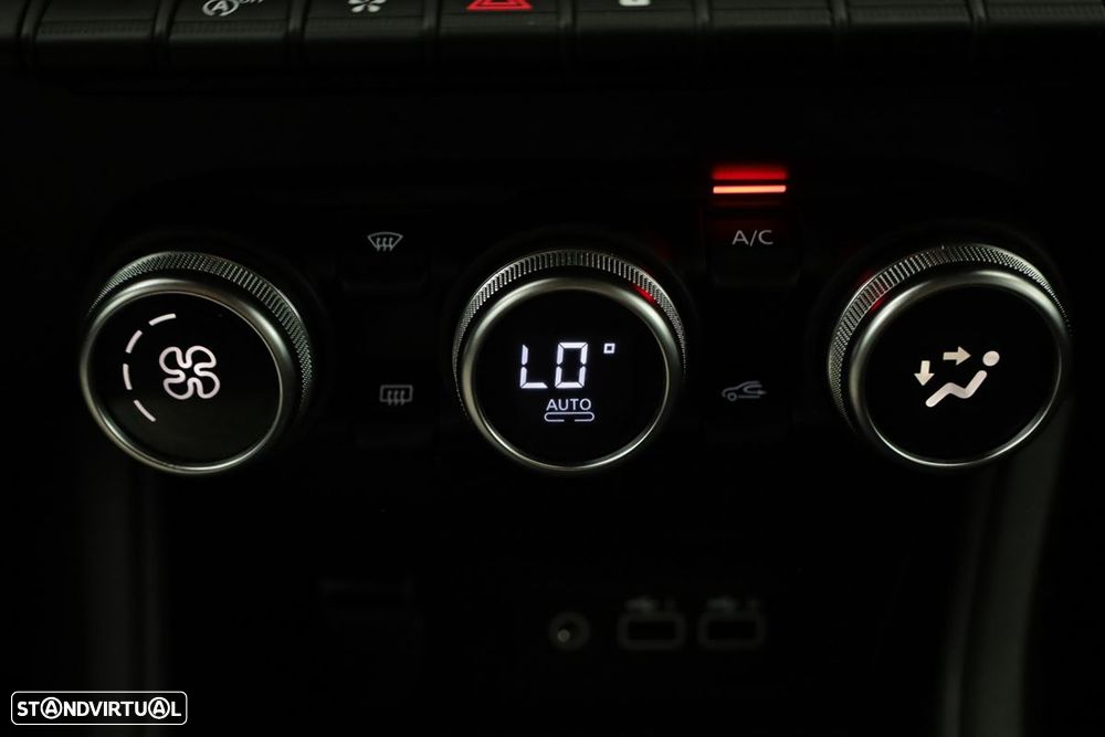 Renault Captur 1.0 TCe Techno Bi-Fuel - 13