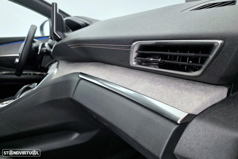 Peugeot 3008 1.6 Hybrid GT Pack e-EAT8 - 31