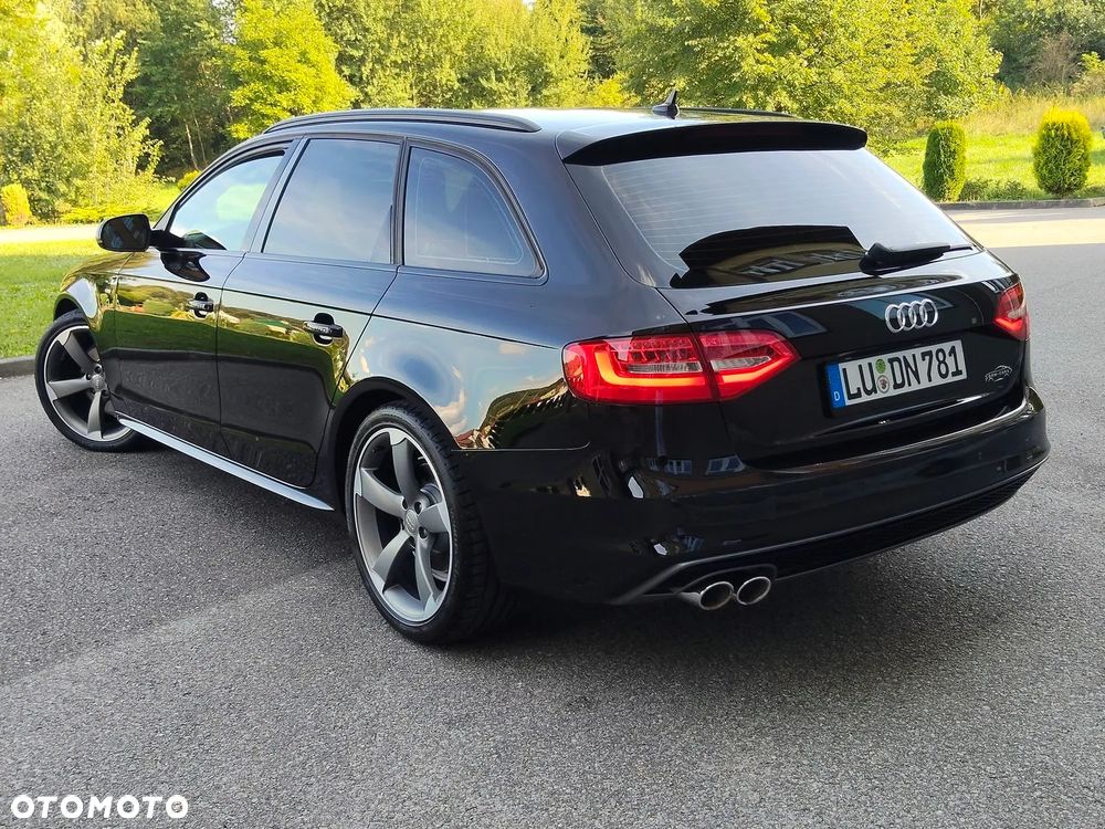 Audi A4 Avant 2.0 TDI DPF quattro S line Sportpaket - 5