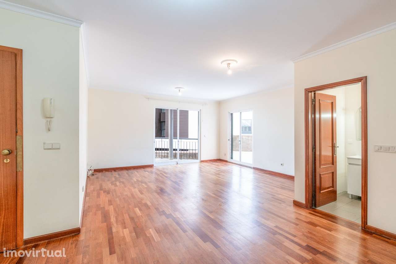 Raro T3 jardim privativo 100m² + box dupla + arrecadação 314,25 m² - Grande imagem: 4/31