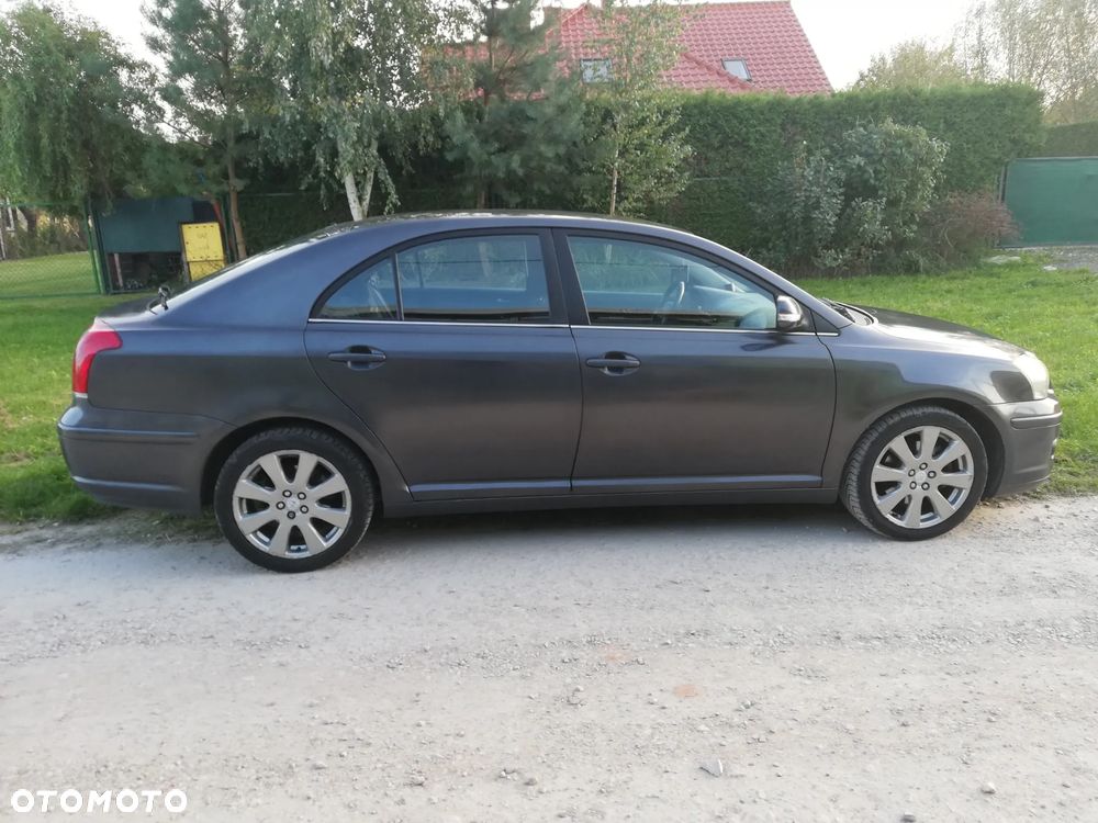 Toyota Avensis - 7