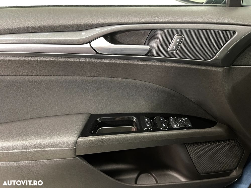 Ford Mondeo 2.0 HEV Titanium - 24