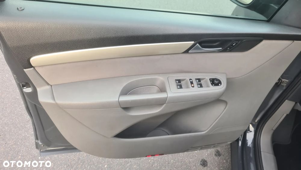 Seat Alhambra 2.0 TDI Ecomotive Reference - 17