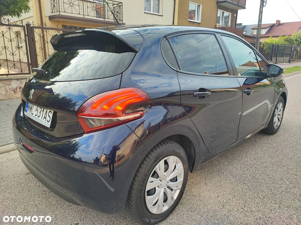 Peugeot 208 - 17