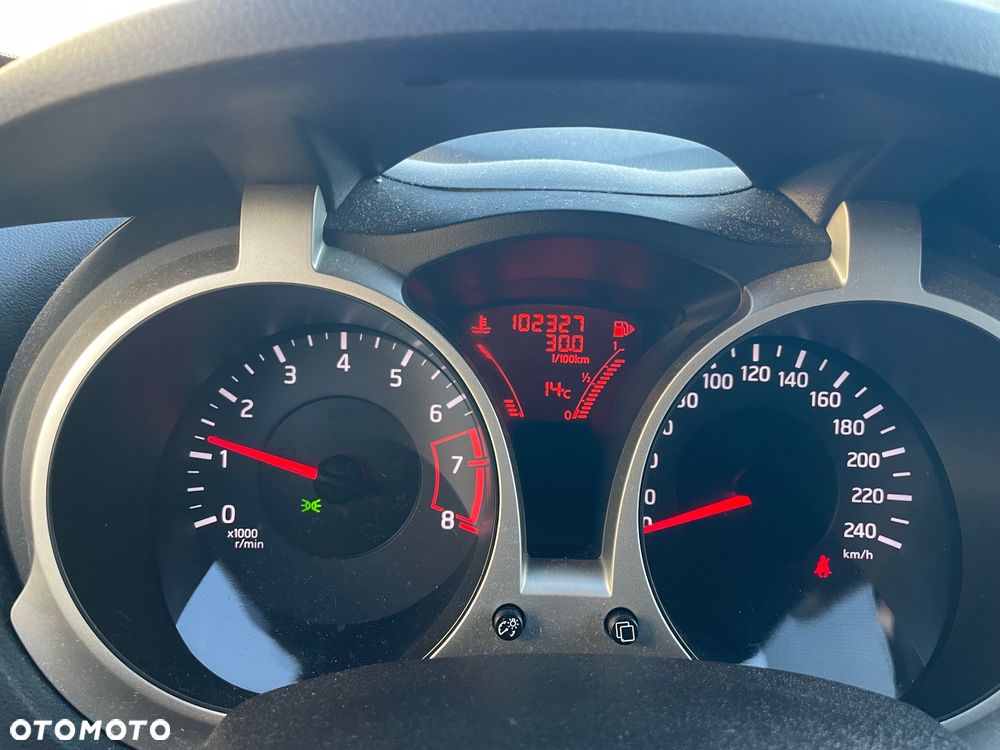 Nissan Juke 1.6 Visia - 10
