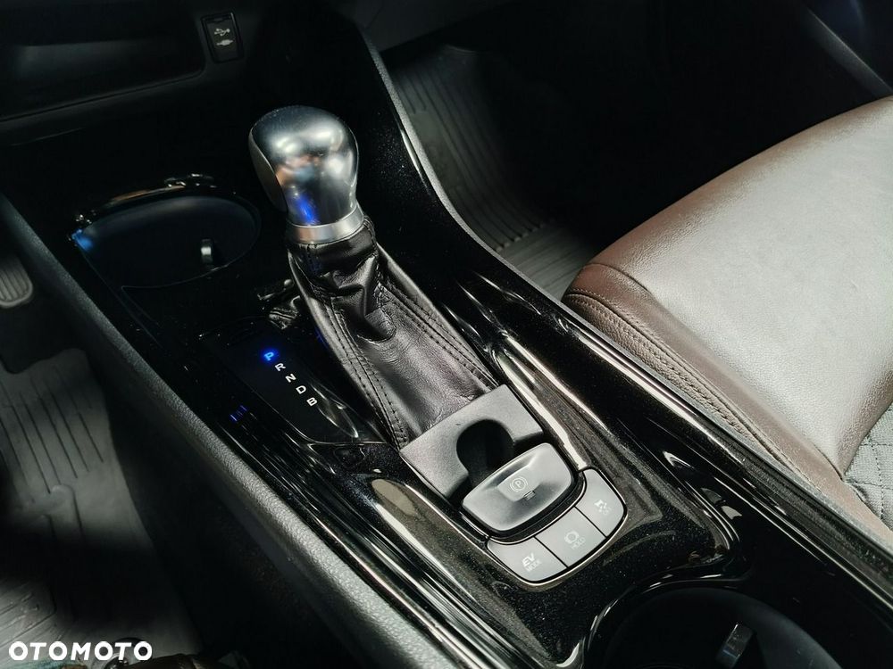 Toyota C-HR 1.8 Hybrid GPF Executive - 34