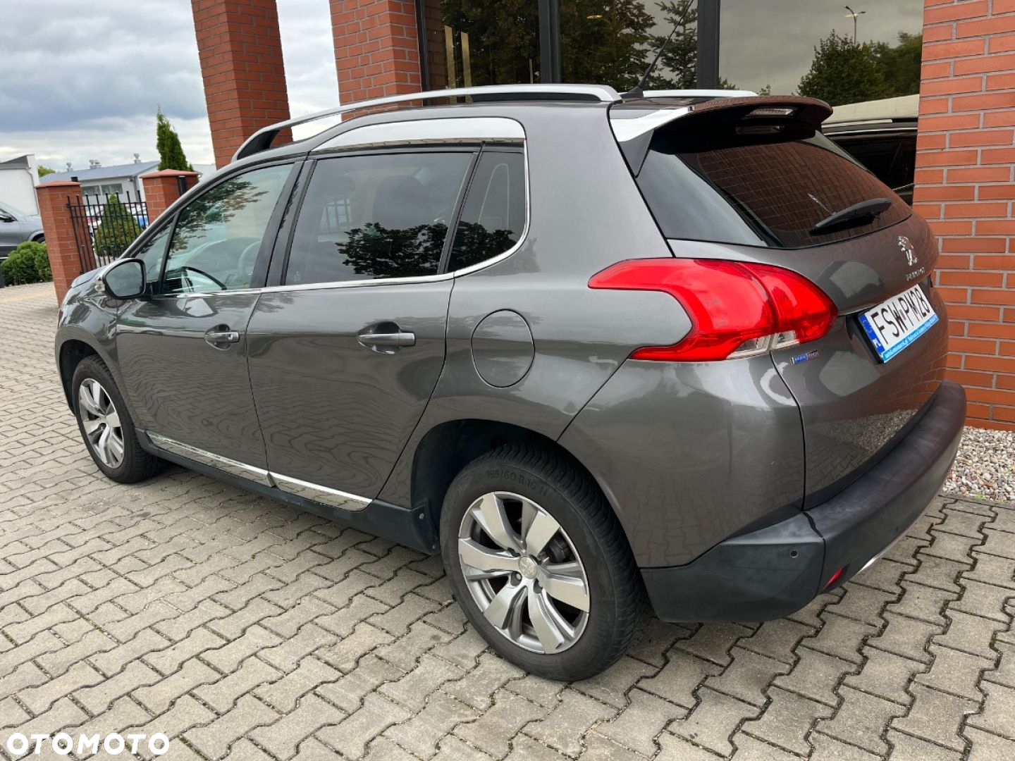 Peugeot 2008 1.2 Pure Tech Allure S&S EAT6 - 3