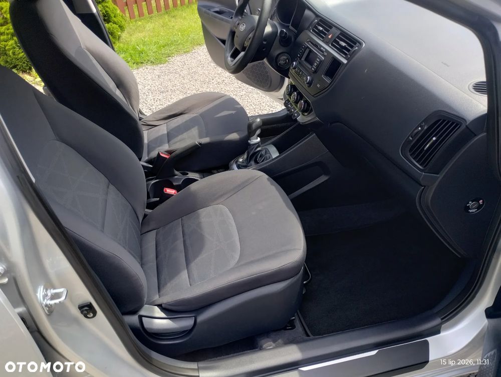 Kia Rio - 31
