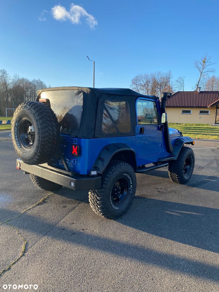 Jeep Wrangler - 10