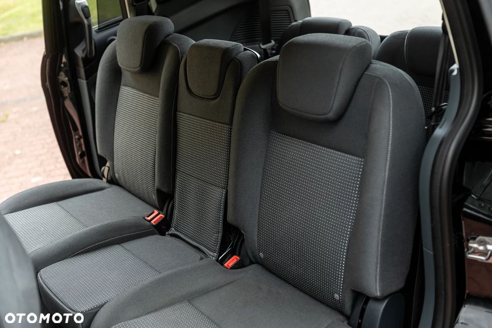 Ford Grand C-MAX - 37