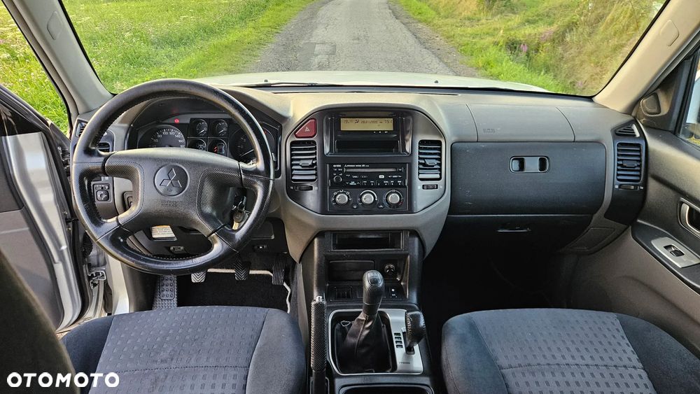 Mitsubishi Pajero - 6