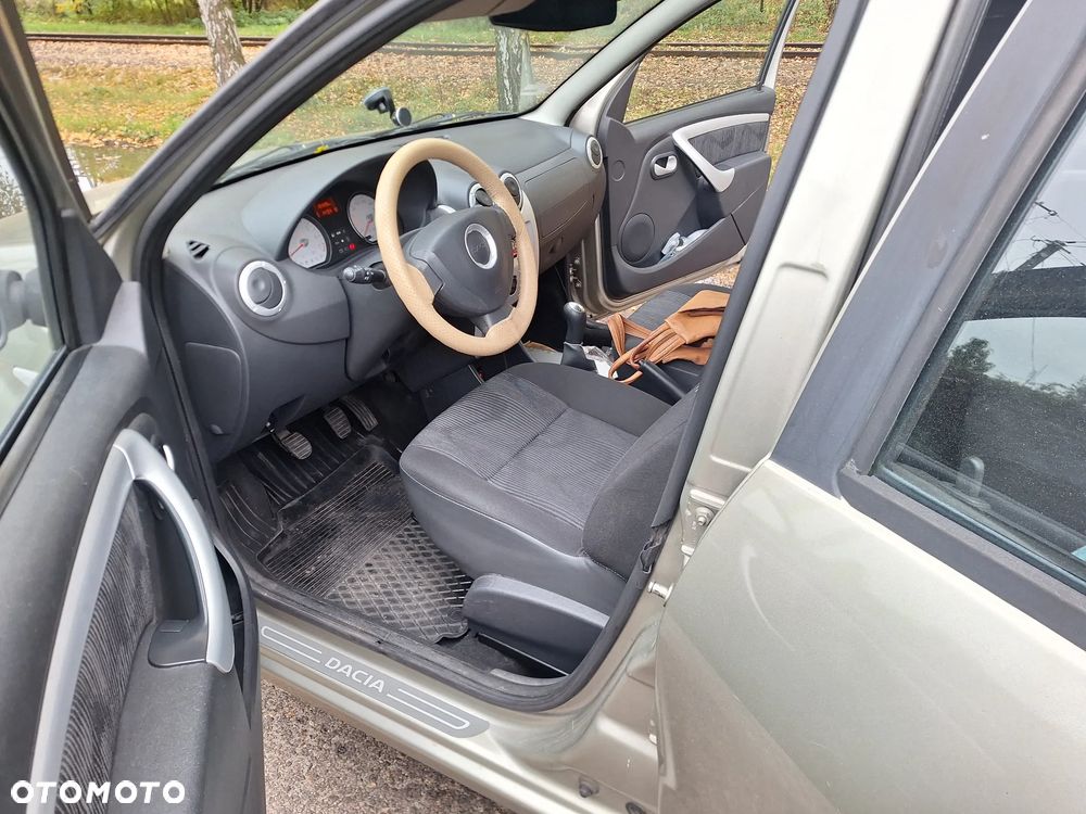 Dacia Sandero - 8