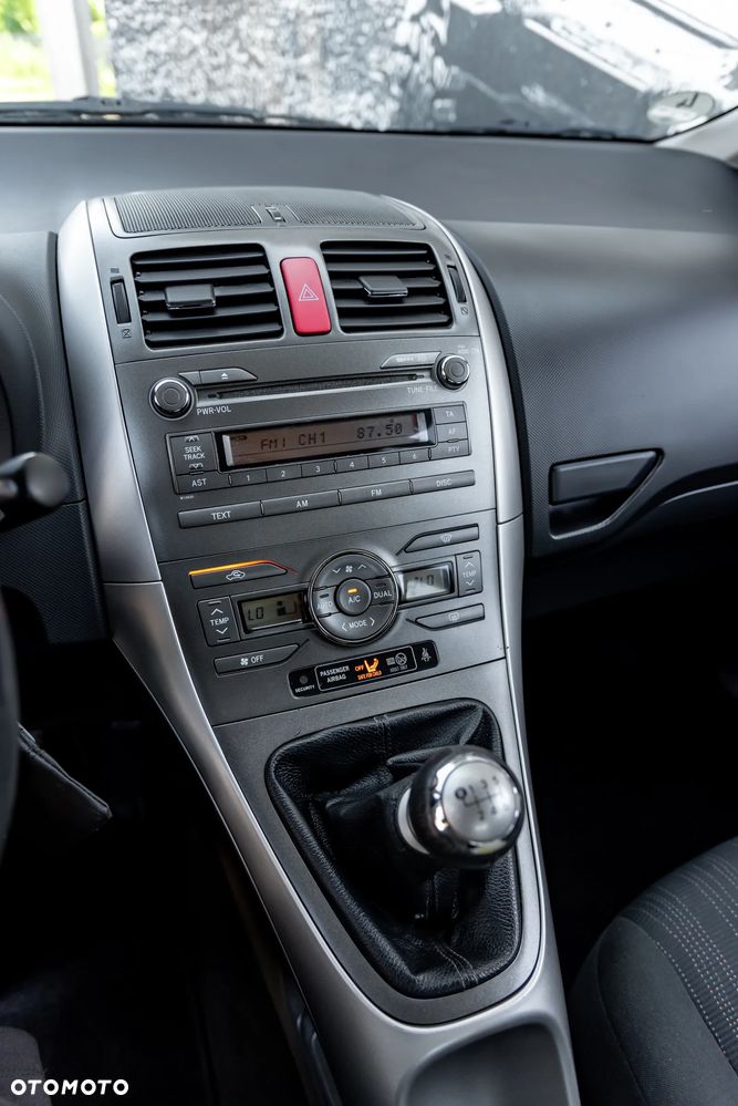 Toyota Auris 1.33 VVT-i Terra - 30