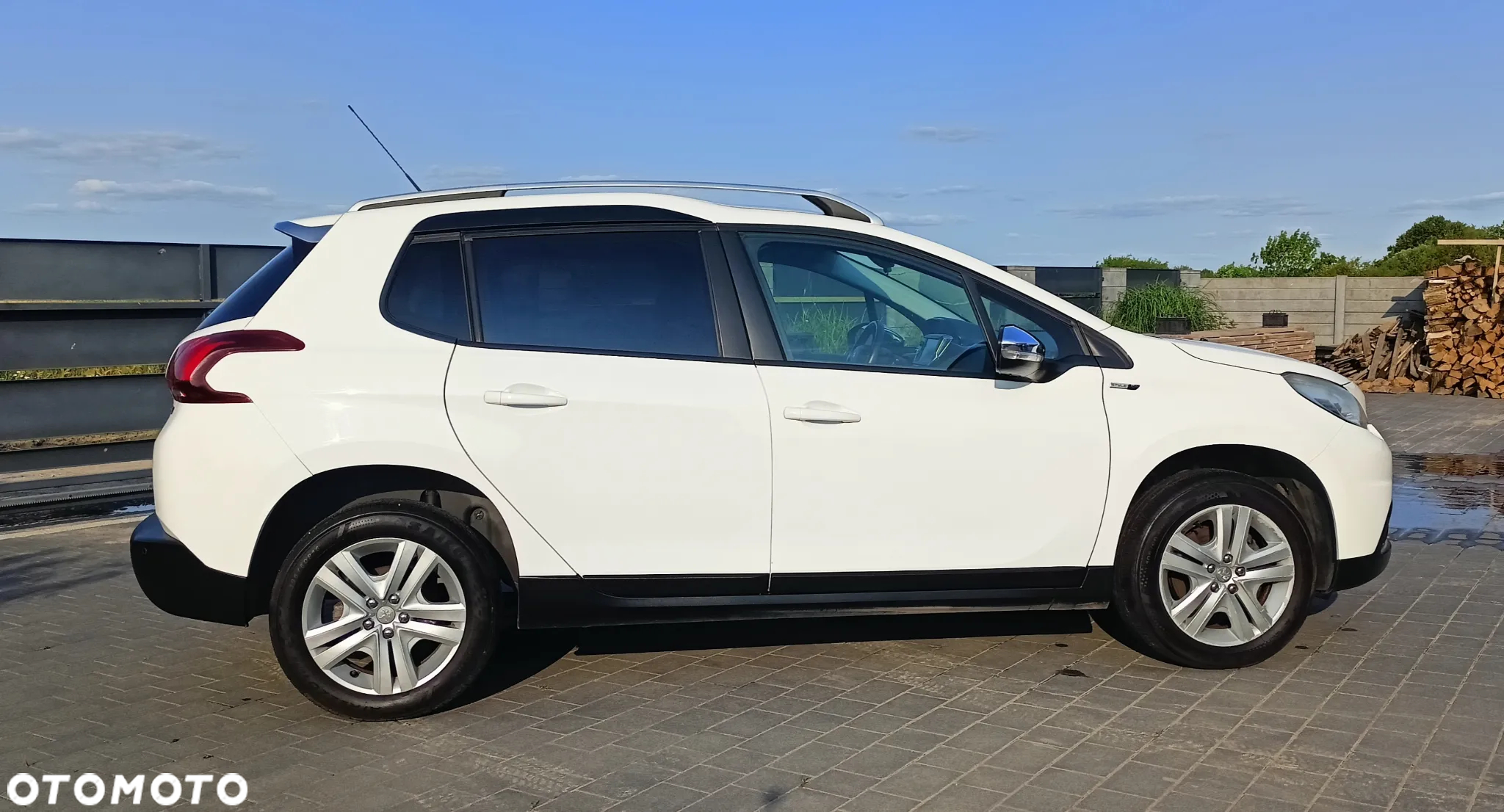 Peugeot 2008 1.2 Pure Tech Style S&S - 15