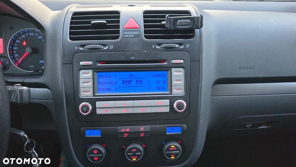 Volkswagen Golf 1.9 TDI DPF Comfortline - 10