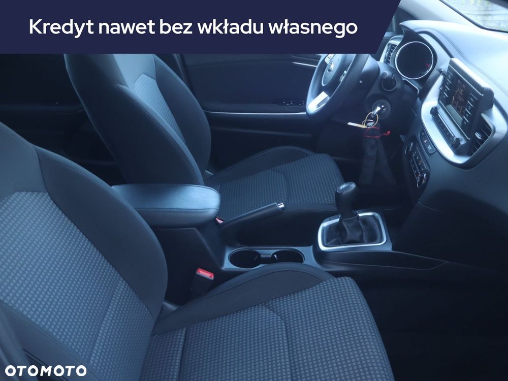Kia Ceed - 11