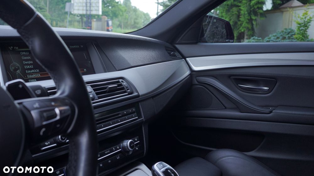 BMW Seria 5 525d xDrive - 19