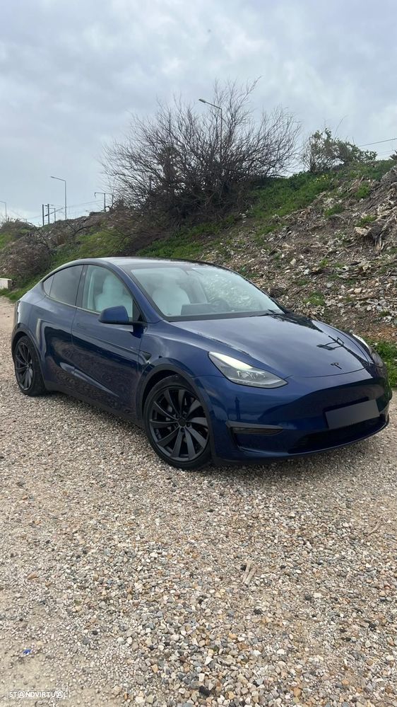 Tesla Model Y Long Range Dual Motor AWD - 14
