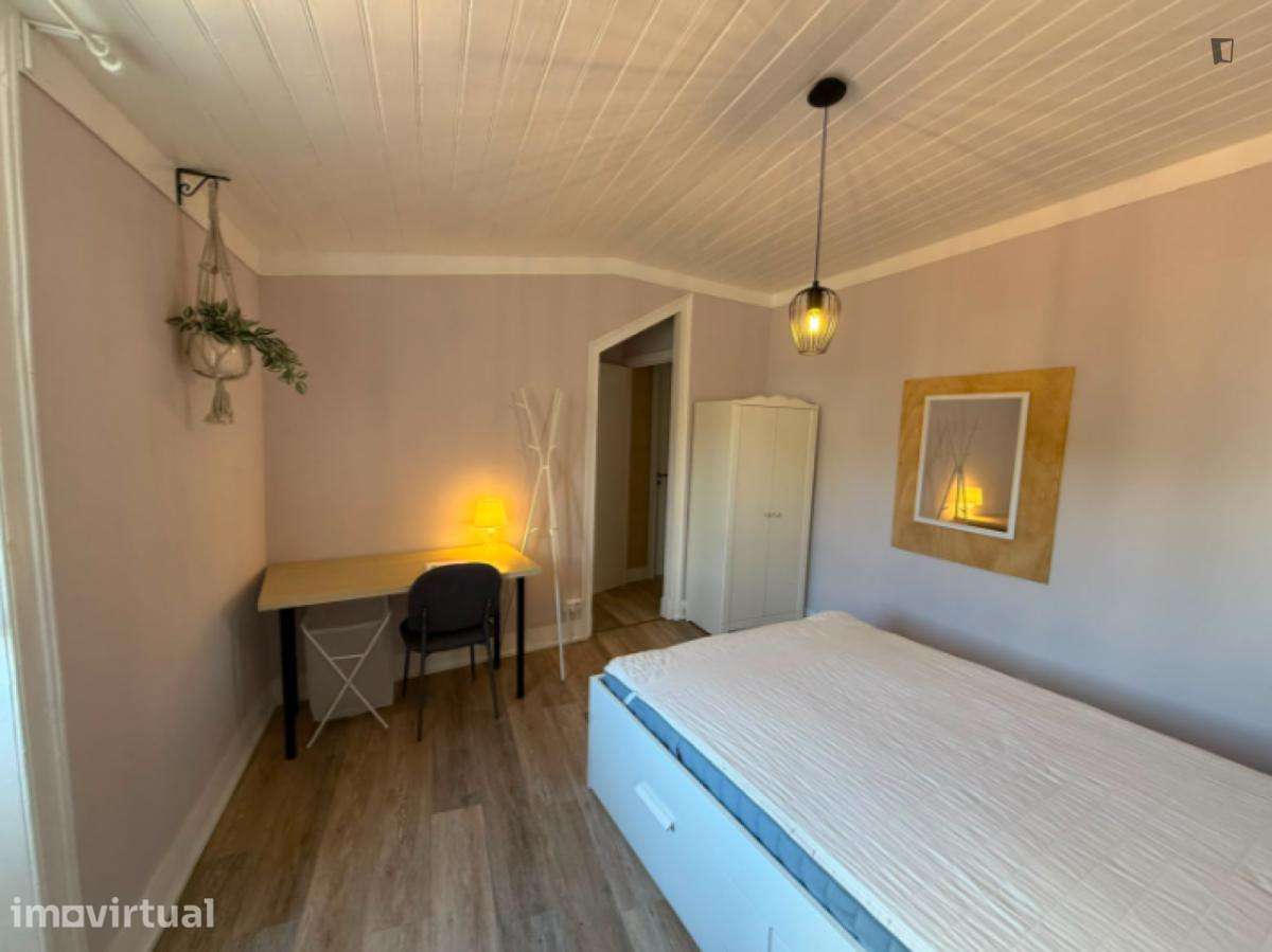 Quarto - localizado em Santarem - Grande imagem: 4/12