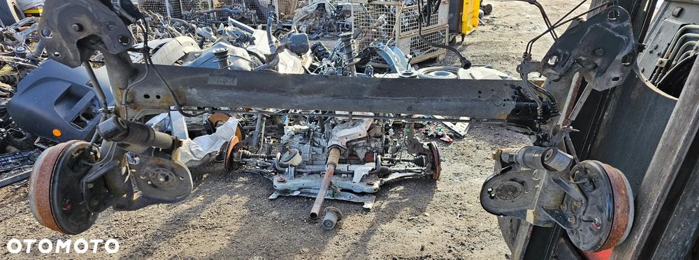Oś tylna belka zawieszenia tył Renault Kangoo III Lift bębny