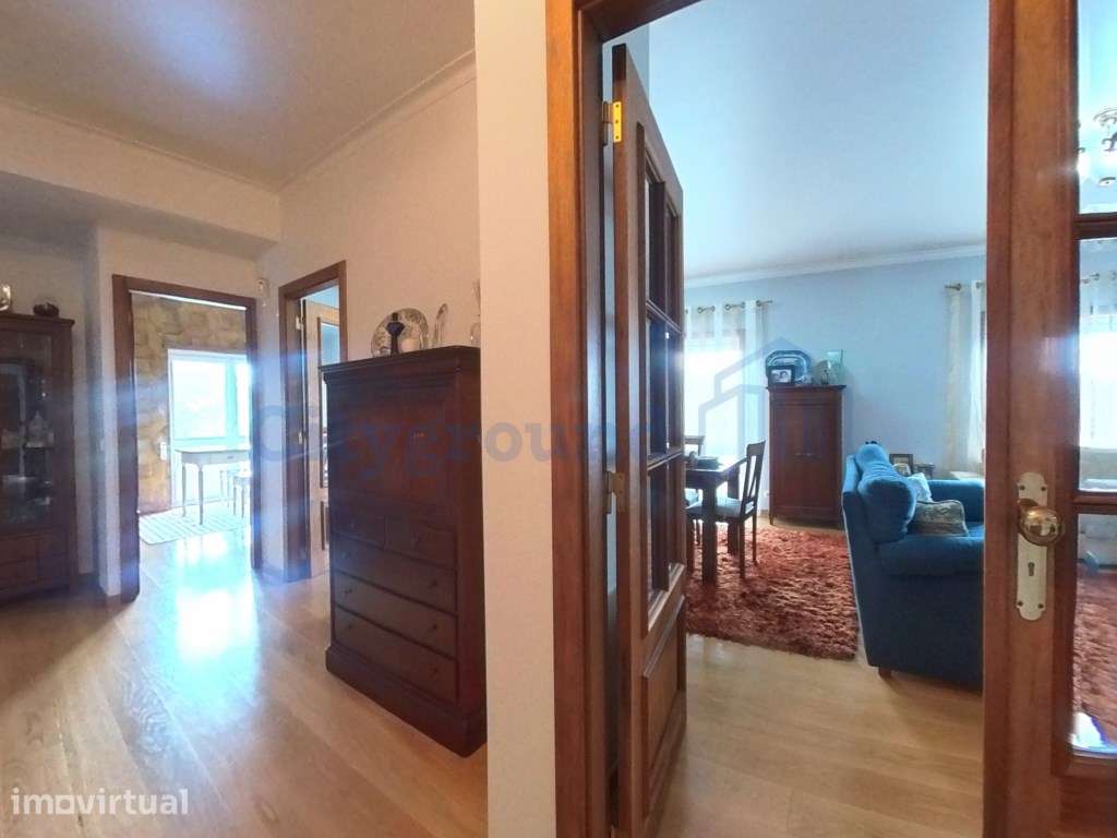 Duplex T3 com Varandas, Terraço e Vista Desafogada para o Castelo d... - Grande imagem: 4/40