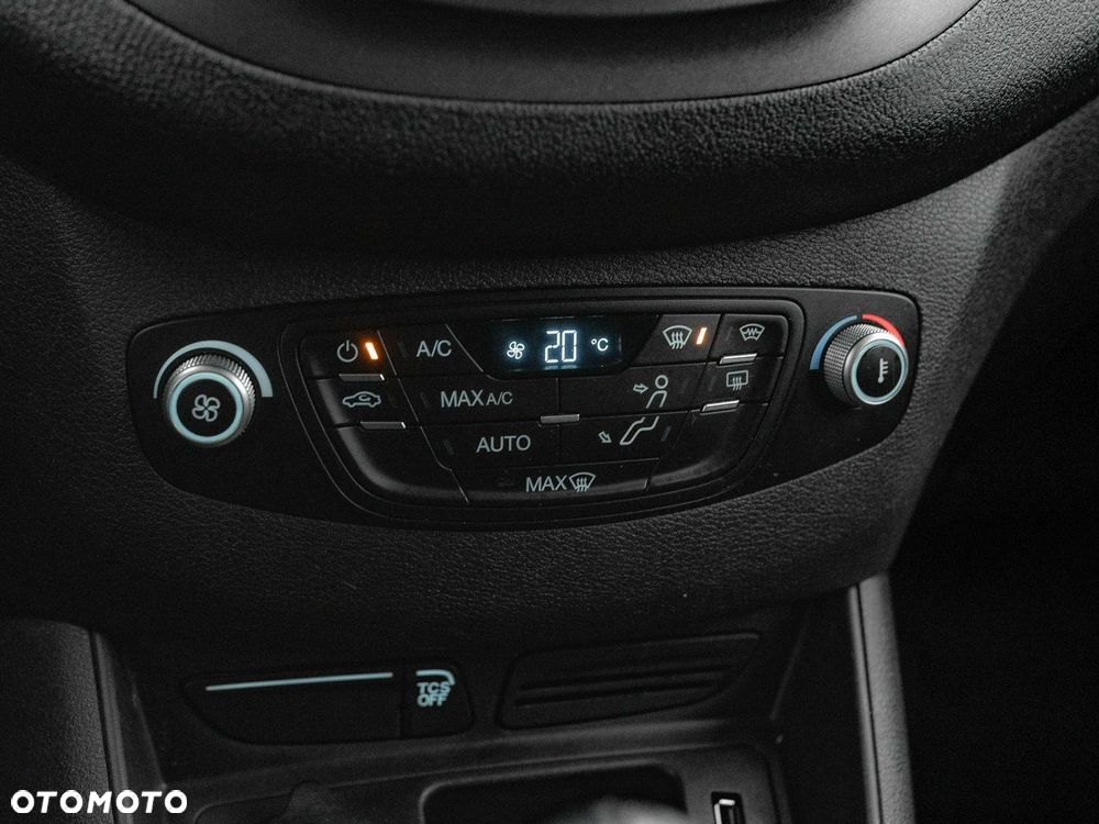 Ford Transit Courier - 20