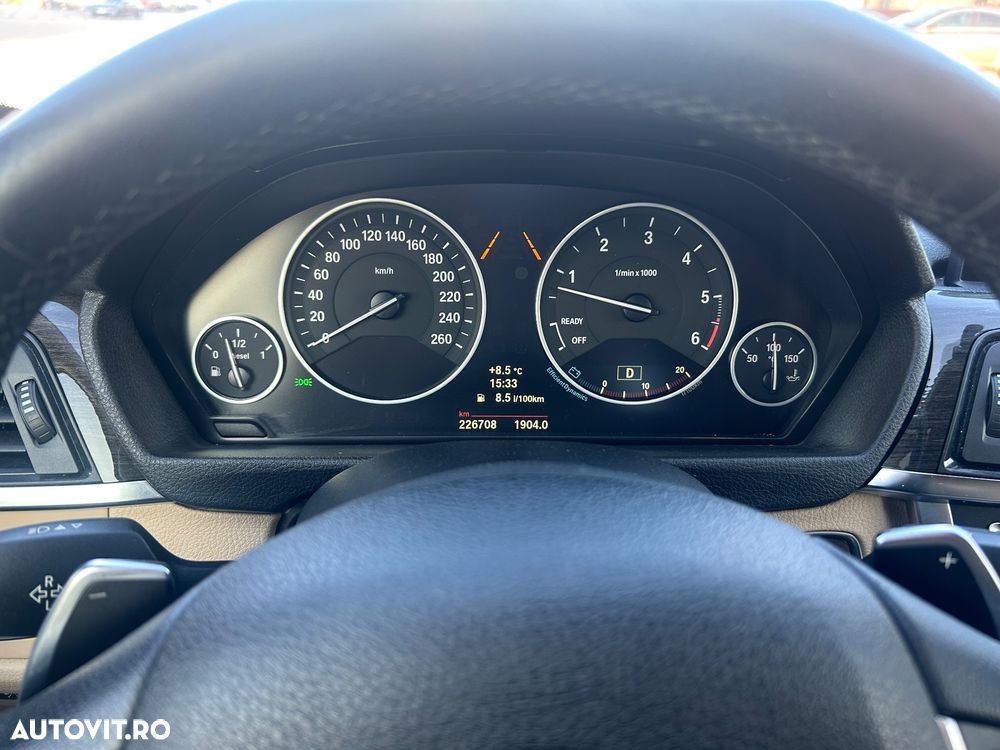 BMW Seria 3 330d xDrive Sport-Aut. Luxury Line - 19