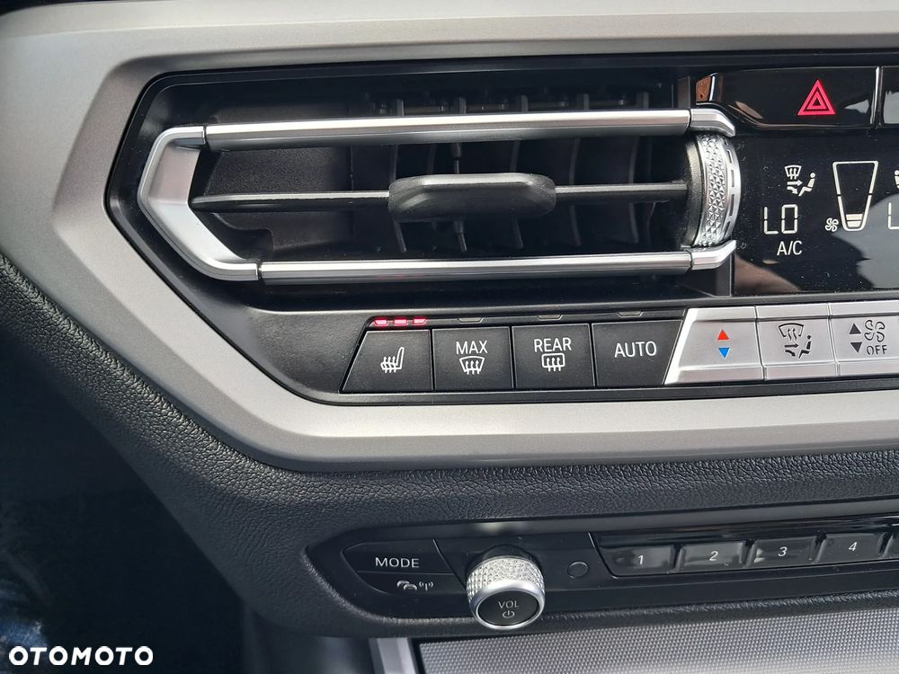 BMW Seria 3 318d Edition Luxury Line Purity - 21