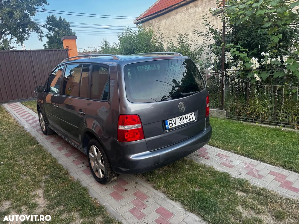 Volkswagen Touran 2.0TDI Highline - 3